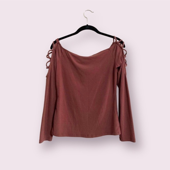 Charlotte Russe Tops - Charlotte Russe Off Shoulder Ribbed Top